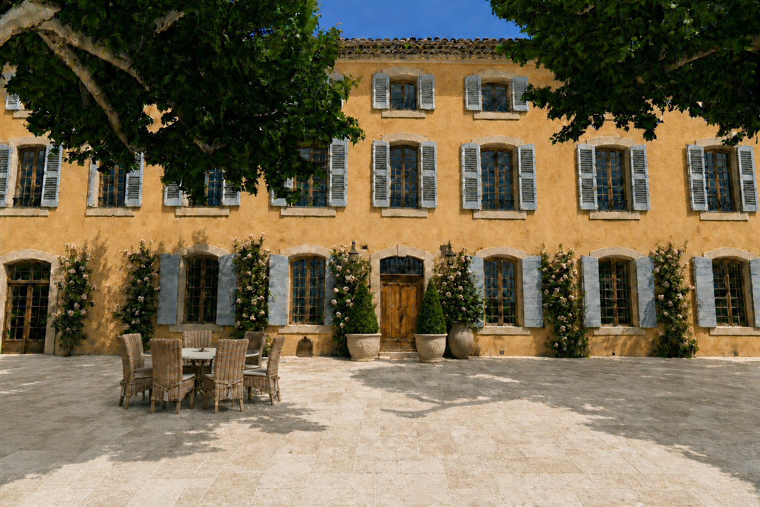 La véritable façade de la Bastide de la Maison Serge Khalifé